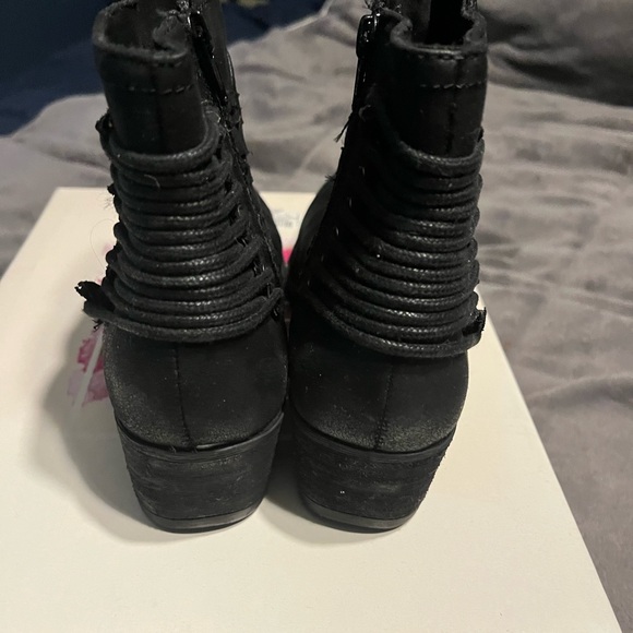 Ladies Ankle Boots - Picture 4 of 7